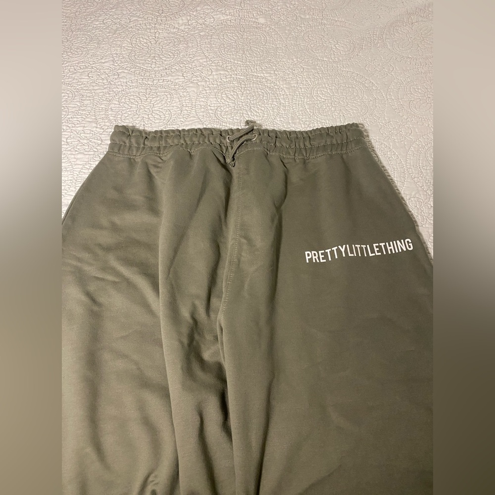 NWT cute oversized joggers 20W